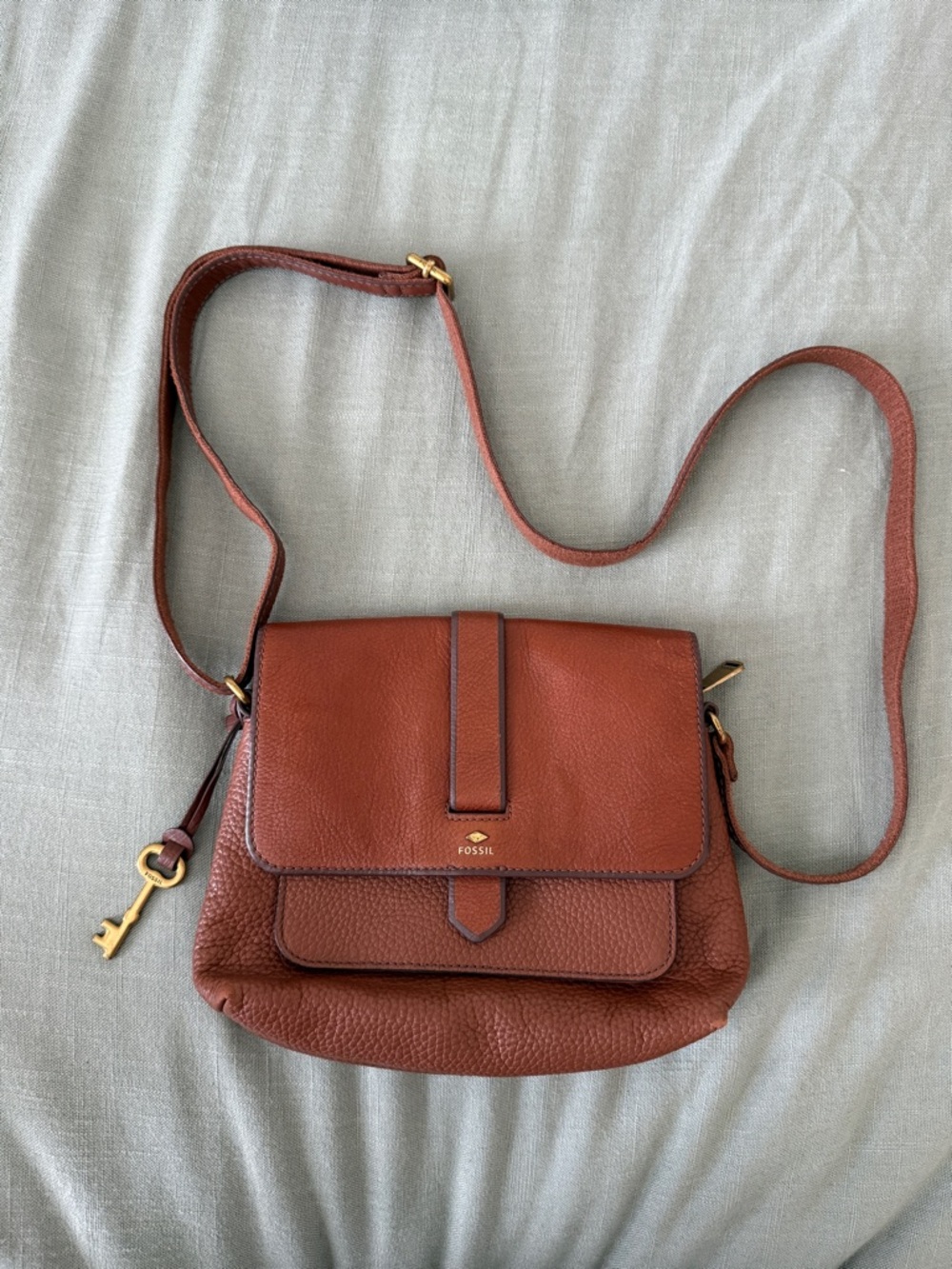 Fossil Kinley Small Leather Crossbody Bag with Key Charm